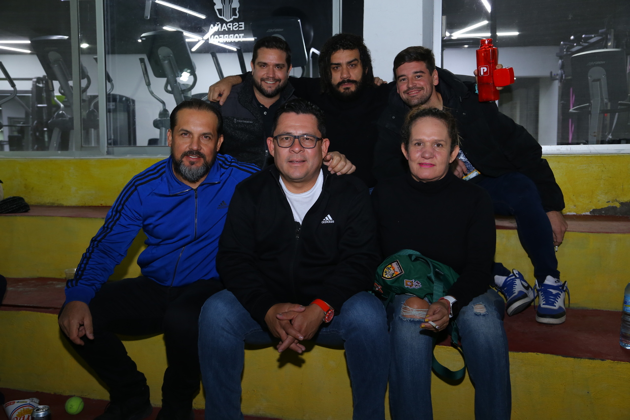 Lico, Paleta, Exequiel, Roger, Roberto y Marcela.