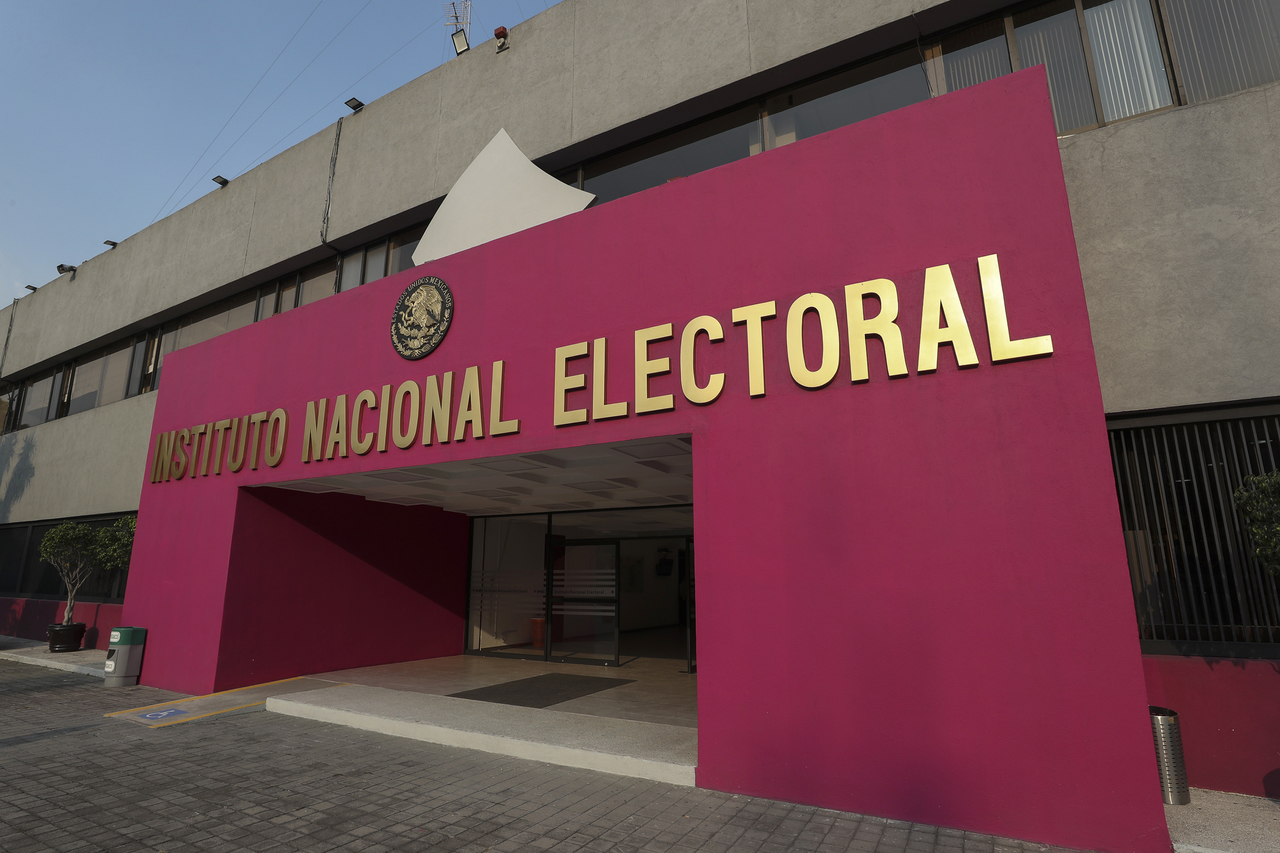 Invitan a la ciudadanía a feria de reclutamiento para supervisores y capacitadores electorales en el INE. (ARCHIVO)