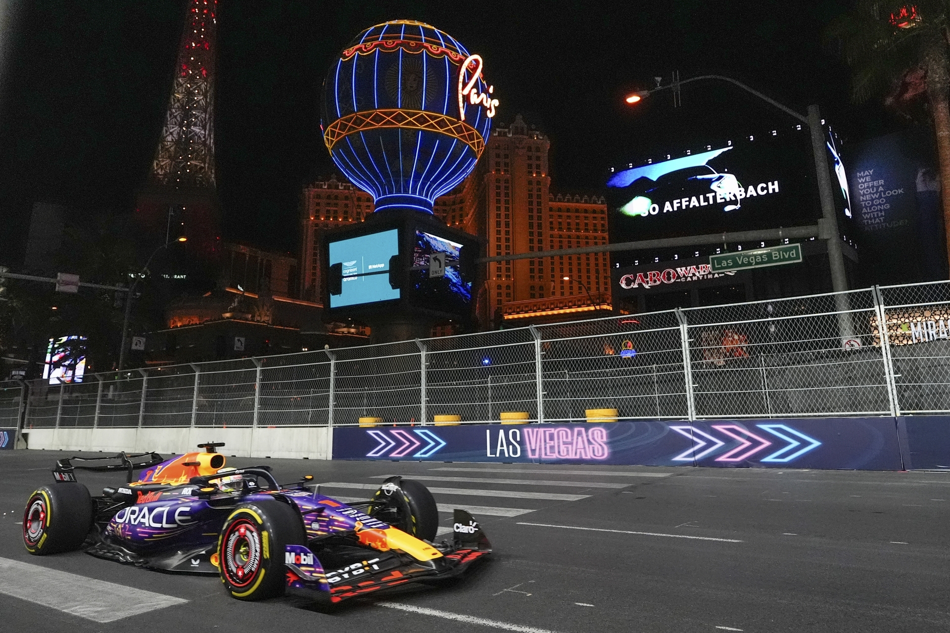 El mexicano Checo Pérez (Red Bull), terminó cuarto en lo que fue el segundo entrenamiento libre del Gran Premio de Las Vegas 