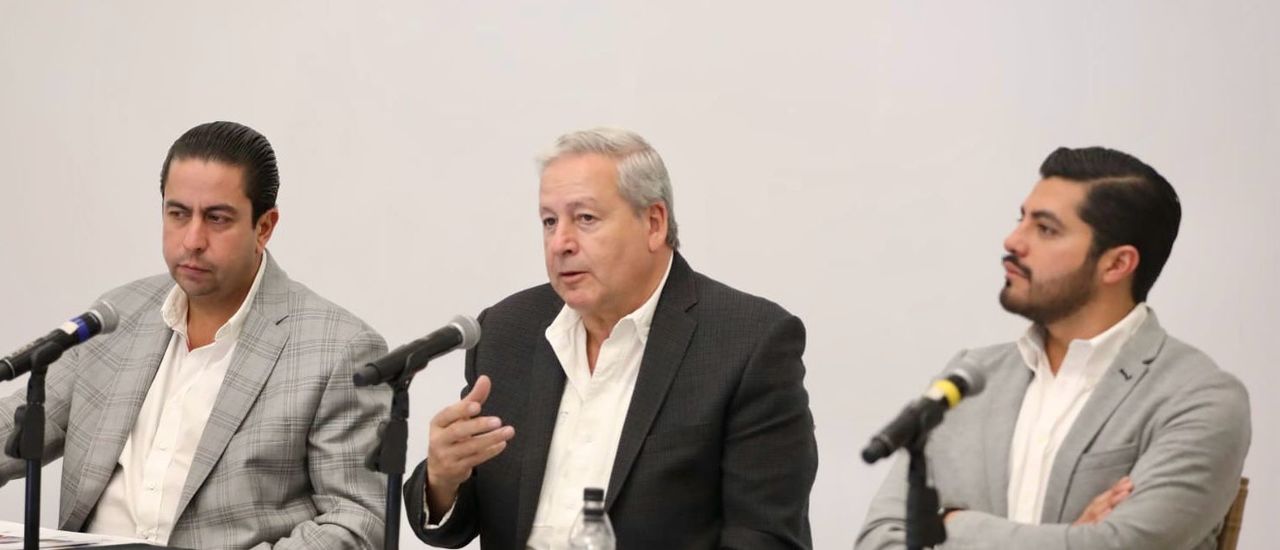 La región Sureste de Coahuila se ubica como líder en el país en materia de desarrollo laboral, indicó el alcalde de Saltillo. (EL SIGLO DE TORREÓN)