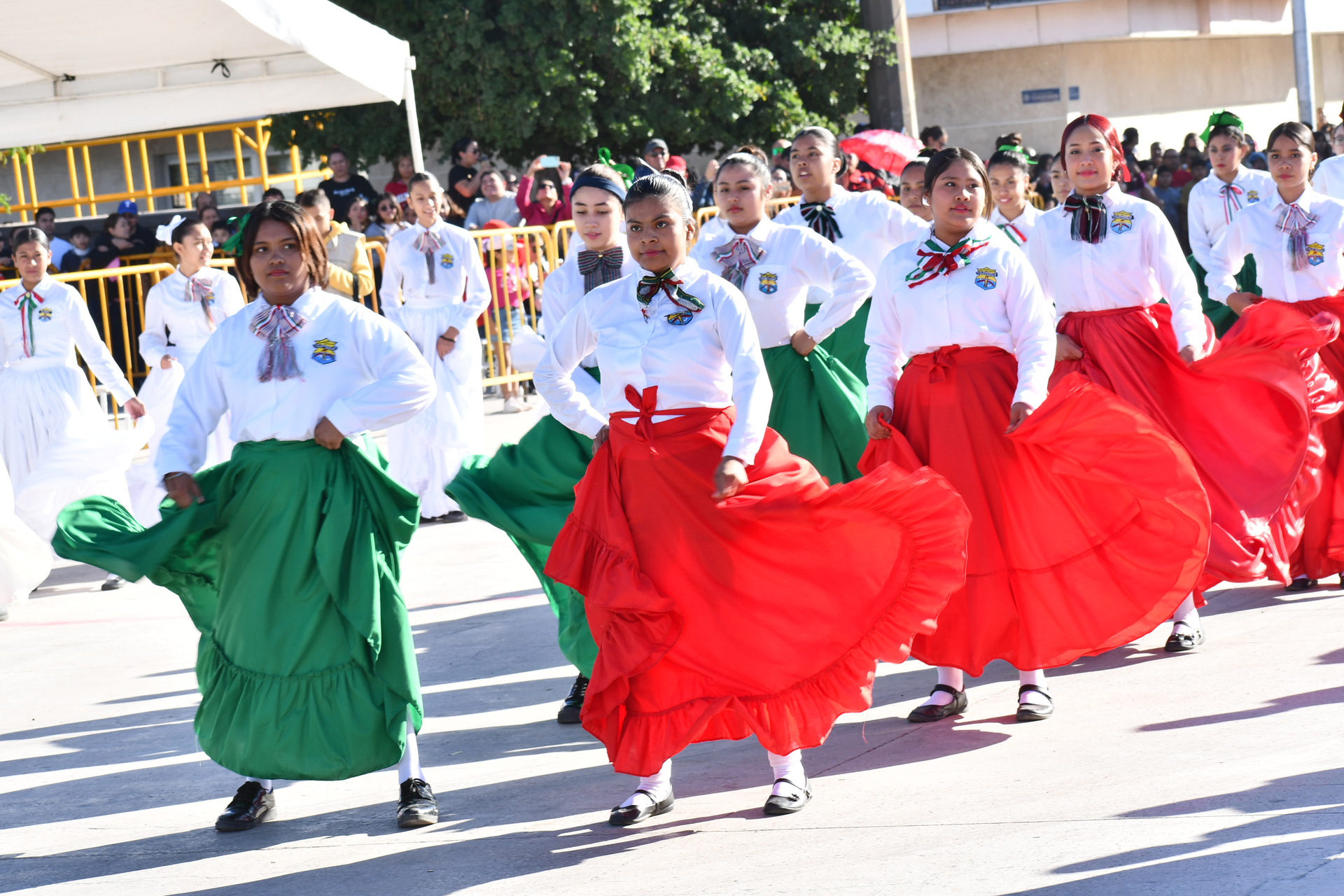 Se lucen en desfile conmemorativo de la Revolución Mexicana en Torreón