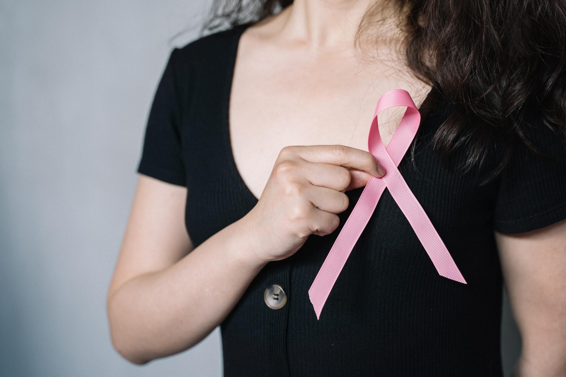 La herramienta evalúa el tejido del cáncer de mama a través de imágenes digitales que ofrecen un enorme detalle del aspecto que presentan las células cancerosas y no cancerosas.