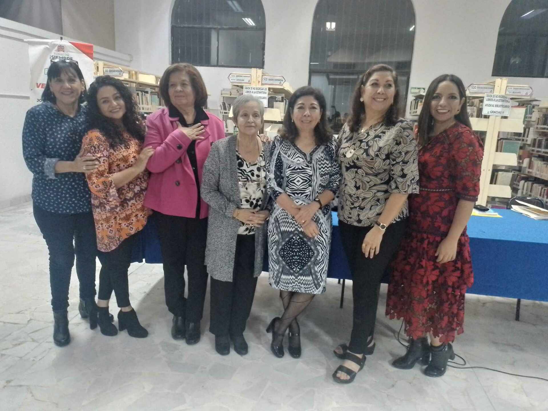 Asociación de Mujeres Poetas de la Laguna: Patricia Taboada Reyes, Alejandra Yadira Ortega Molina, Adela Esparza Originales, Irma Leyva, Ramos, Mirna Soraya Salas Díaz, Blanca Domínguez Rocha y Evelyn Robles García (CORTESÍA) 