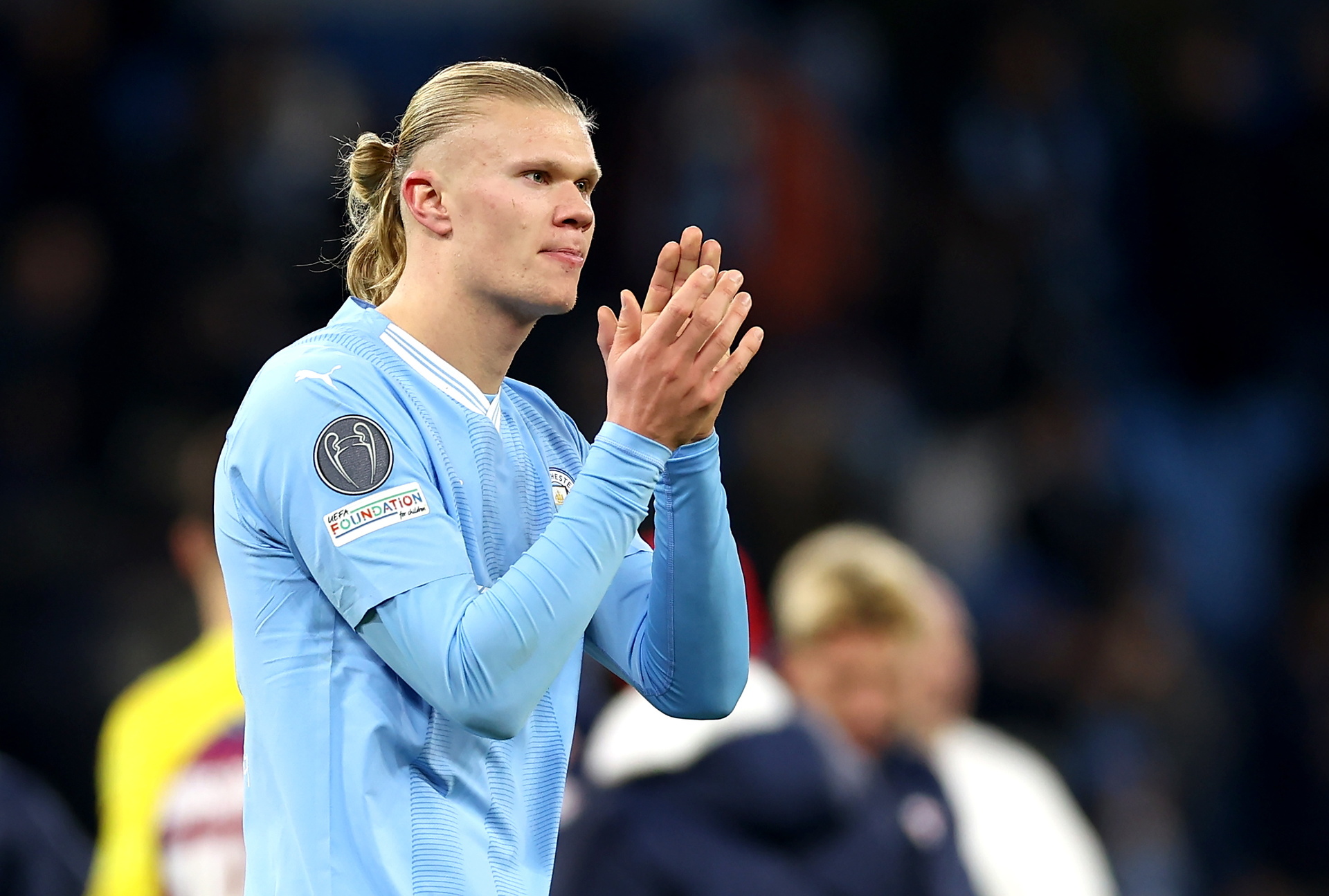 Con su último tanto ante el RB Leipzig, Erling Haaland se convirtió en el jugador que menos partidos ha necesitado en su carrera para marcar cuarenta goles en la Liga de Campeones y en el más joven en hacerlo, superando a Kylian Mbappé y a Ruud Van Nistelrooy. EFE