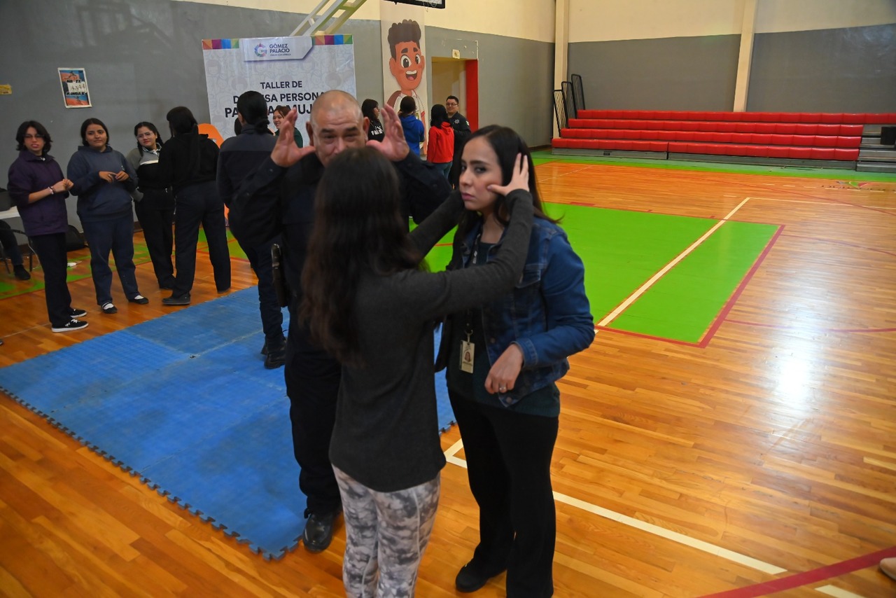 Capacitan en técnicas básicas para deshacerse del agresor.