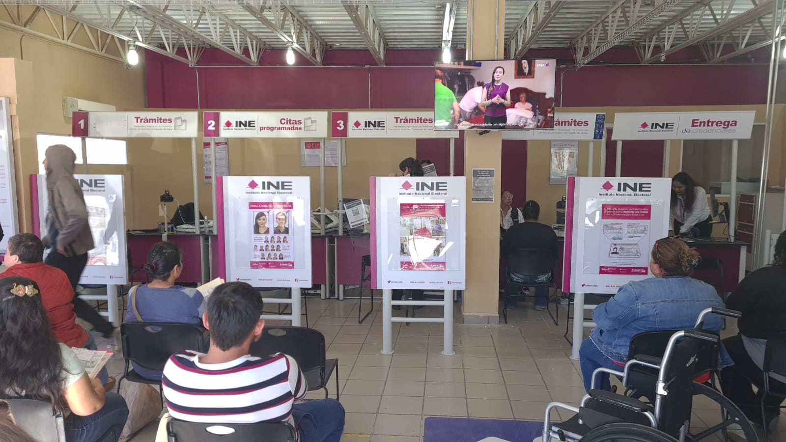 Los módulos fijos de este Distrito 01, tanto en Acuña como en Piedras Negras, cuentan con esta imagen institucional. (Foto: RENÉ ARELLANO / EL SIGLO COAHUILA)