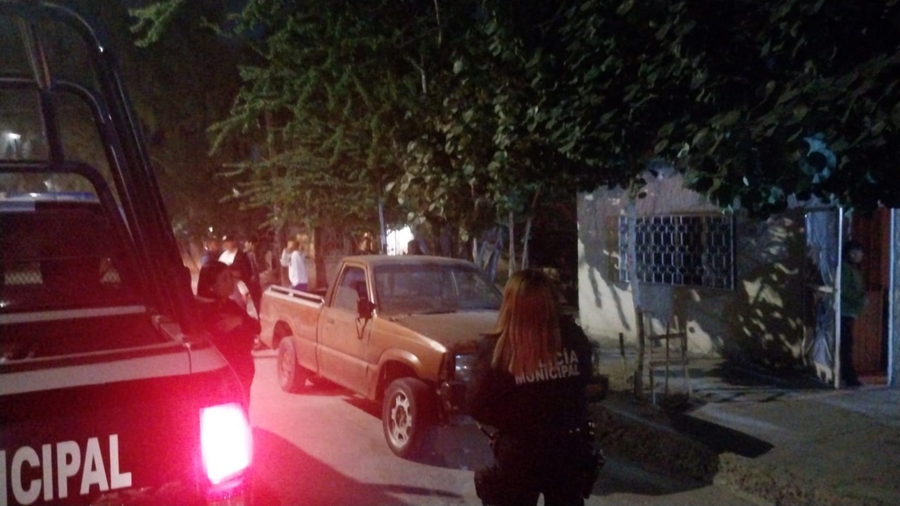 El hombre presuntamente se encontraba bajo los influjos de una droga, agrediendo verbalmente a su hermana.