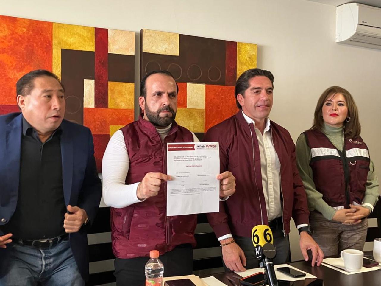 Miguel Batarse se inscribió al proceso interno de Morena. (EL SIGLO DE TORREÓN)