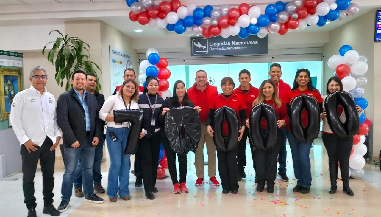 Celebran la llegada del pasajero 700 mil al Aeropuerto Internacional de Torreón. (EL SIGLO DE TORREÓN)