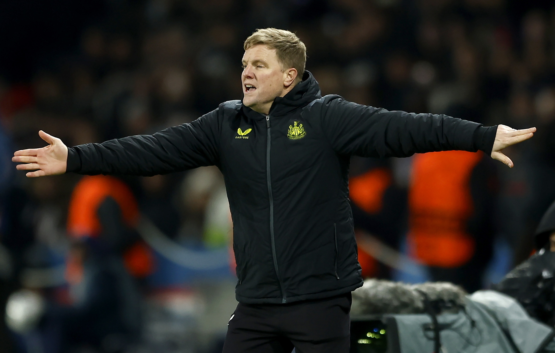 Eddie Howe no presta atención a los rumores sobre De Gea