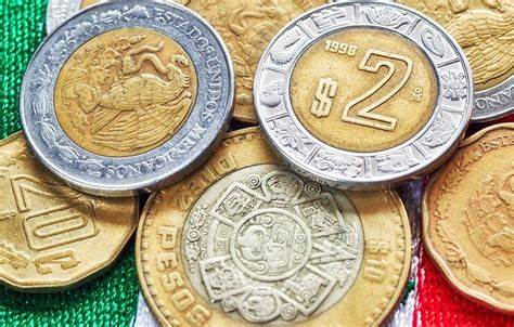 Fitch dijo que, si bien aún es temprano en el ciclo electora hacia 2024, las encuestas han mostrado una ventaja constante para Morena con Claudia Sheinbaum. (ARCHIVO)