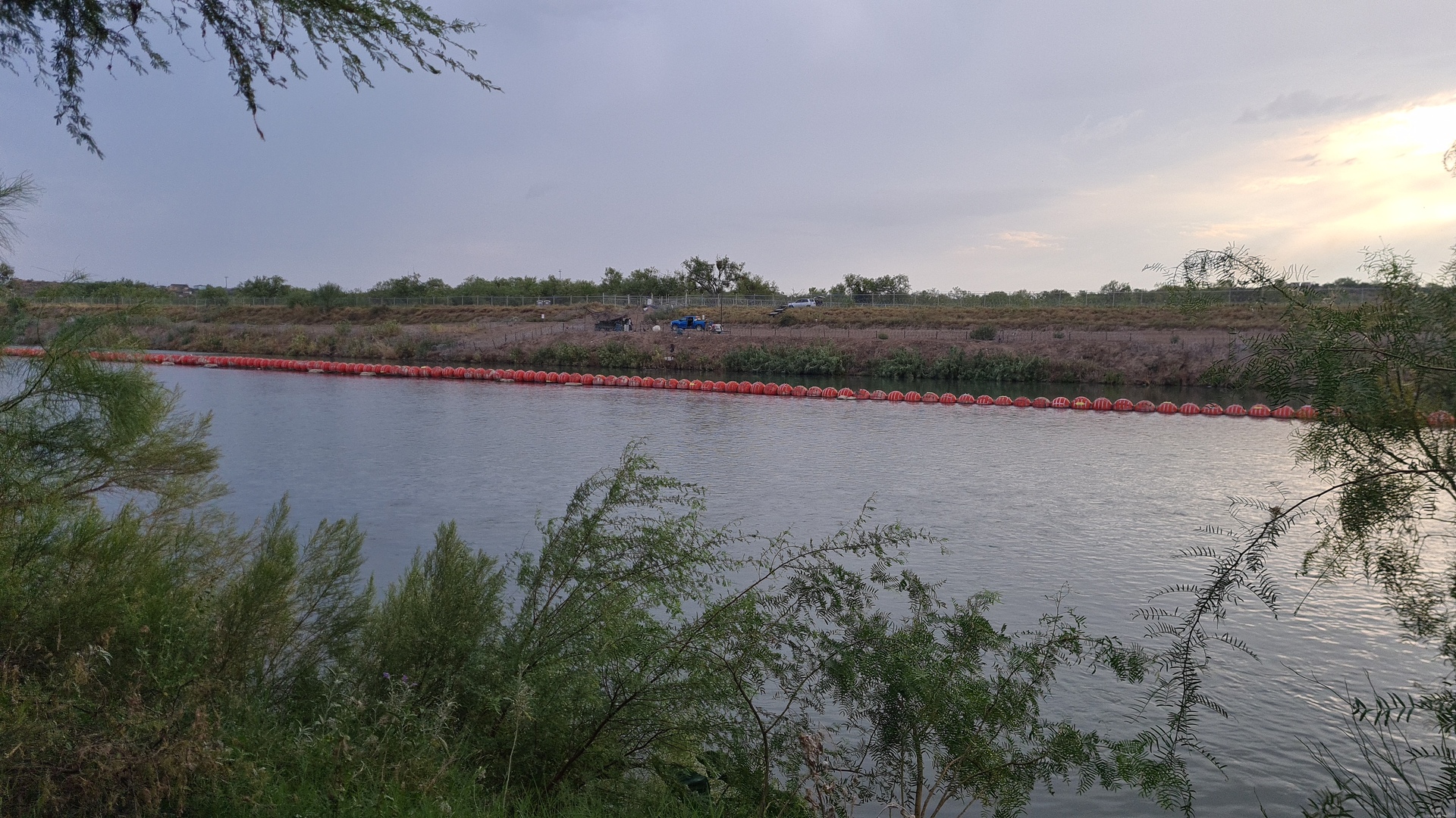 Desde el punto de vista de la cancillería, dicha barrera de boyas refrena el respeto a los derechos humanos. (Foto: RENÉ ARELLANO / EL SIGLO COAHUILA)