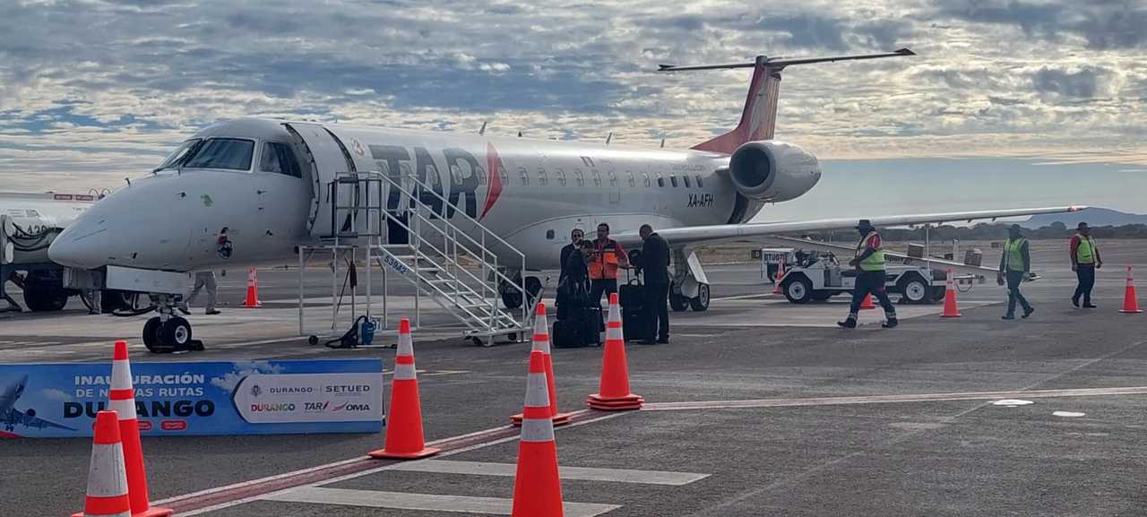 En los dos últimos meses quedaron abiertas las tres nuevas rutas aéreas, pero el tráfico de pasajeros no creció mucho. (EL SIGLO DE DURANGO)