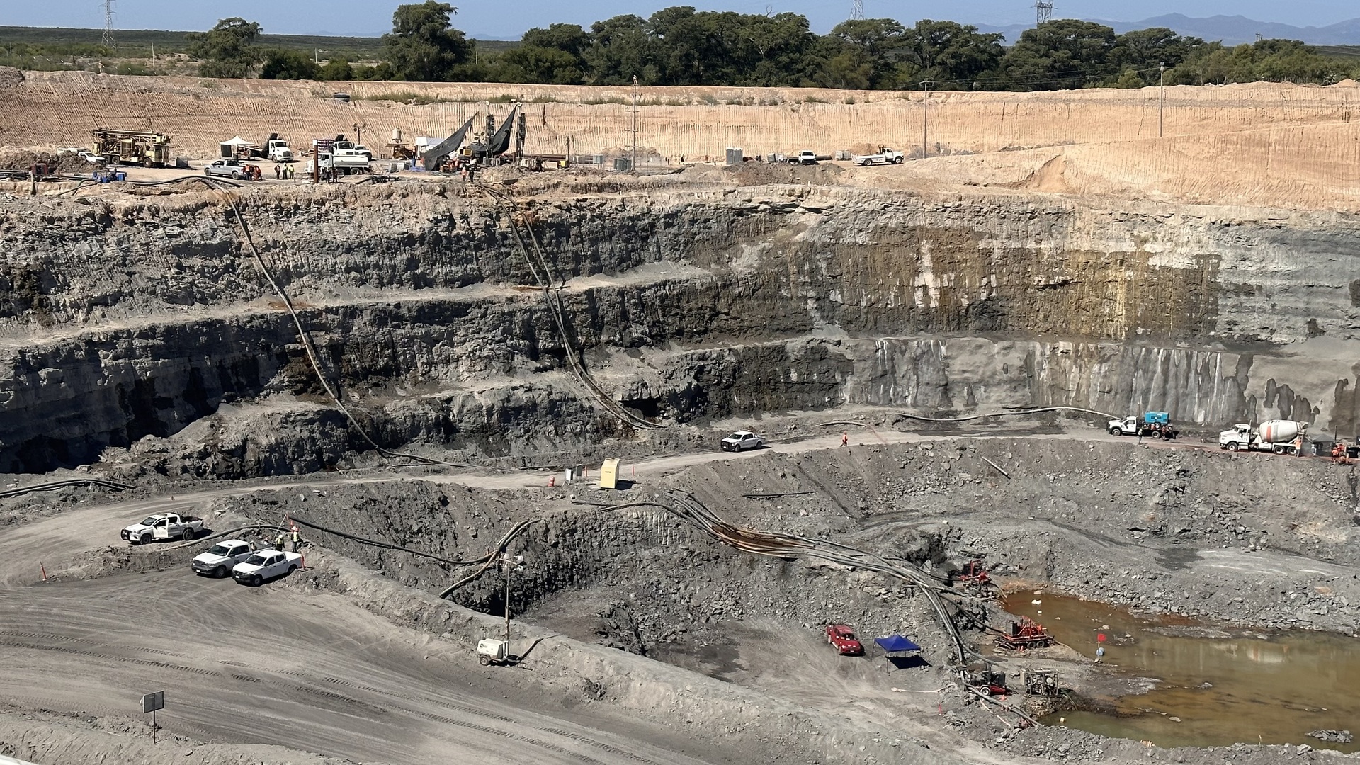 Iniciarán búsqueda de cuerpos de los 10 mineros atrapados en mina El Pinabete