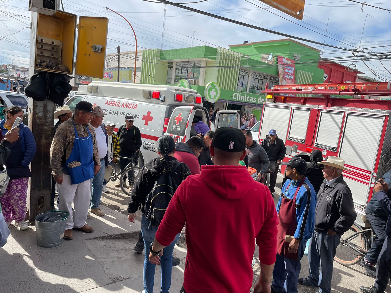 Trabajadora de 56 años de edad cae de un segundo piso y termina con múltiples fracturas, el accidente sucedió en un comercio localizado en el sector Centro del municipio de San Pedro.