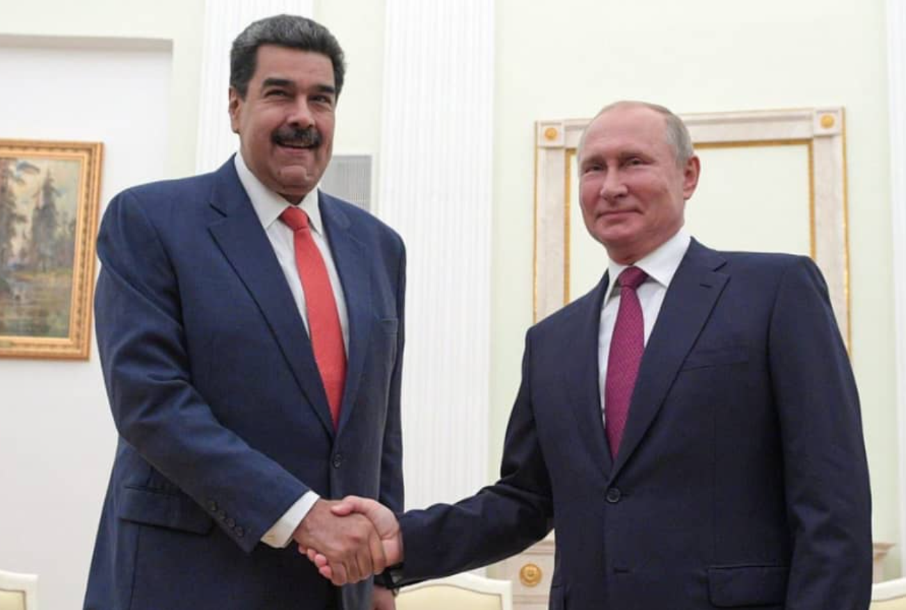 Además, Putin y Maduro se felicitaron por las próximas navidades y el año nuevo, al destacar que se mantendrán los contactos entre ambos países. (X)