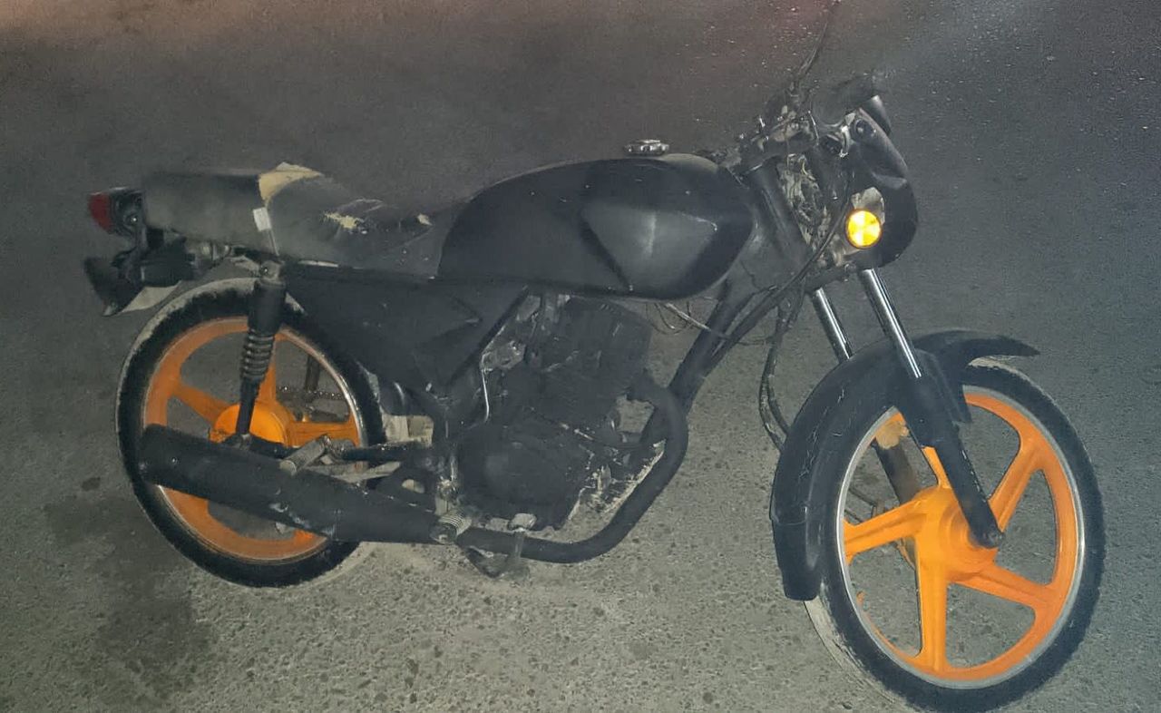 Detienen a joven que manejaba motocicleta con reporte de robo vigente, fue puesto a disposición del Ministerio Público.