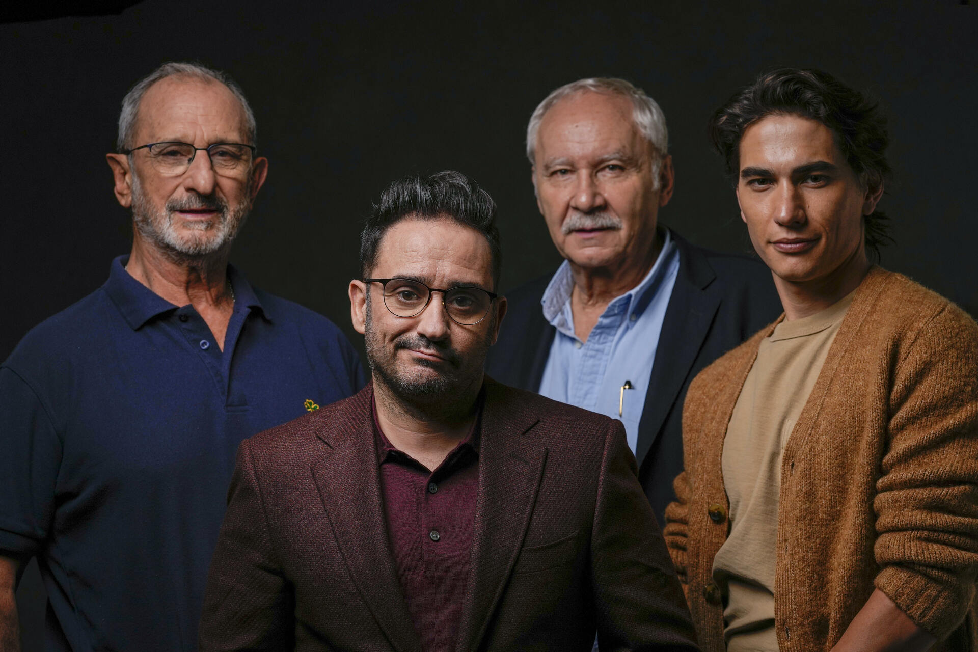 El director J. A. Bayona posa para un retrato para promover la película 'La sociedad de la nieve' el viernes 27 de octubre de 2023, en Los Ángeles. (Foto AP/Ashley Landis)