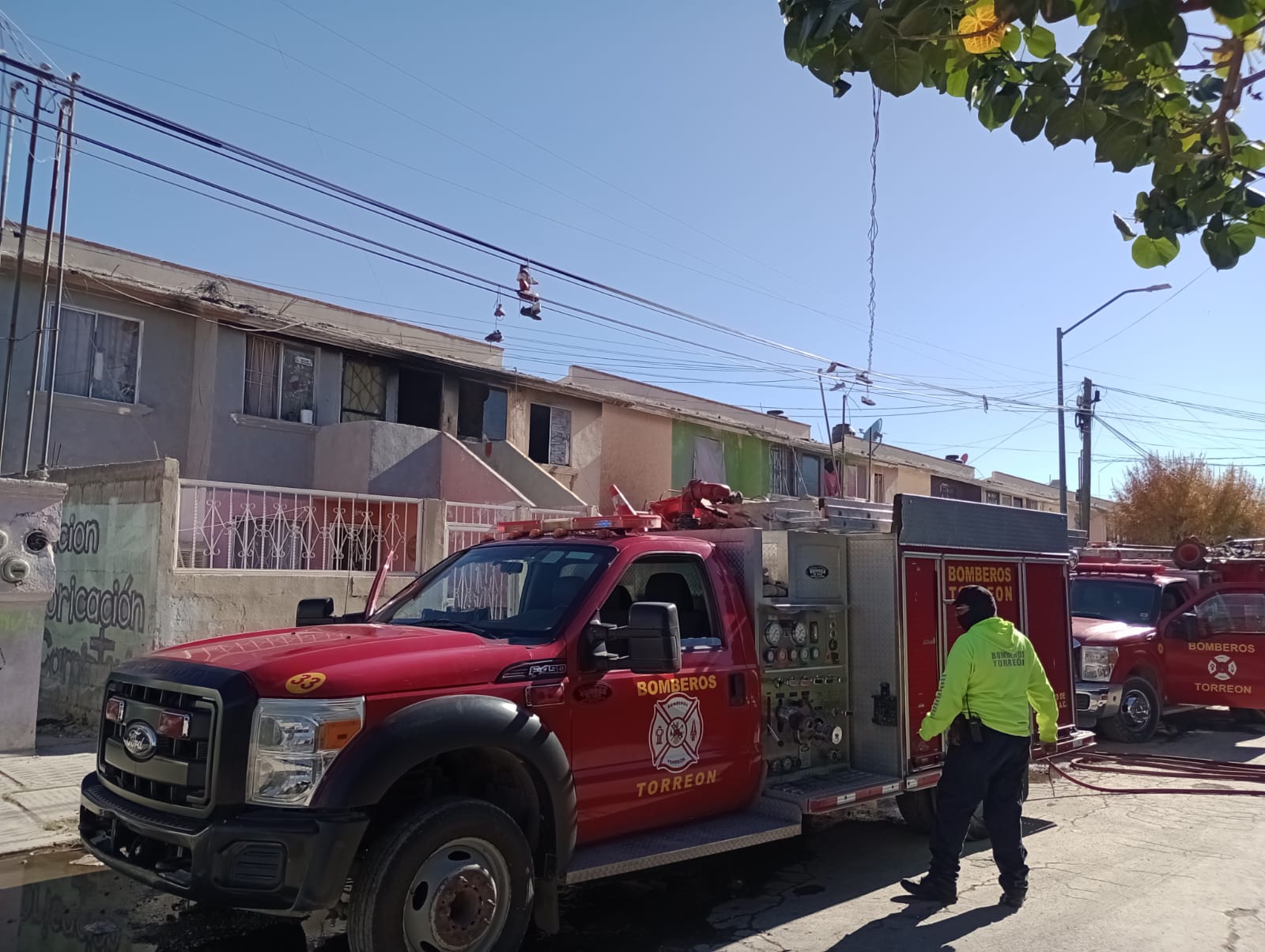 Fuego consume vivienda de la colonia Rincón La Merced de Torreón