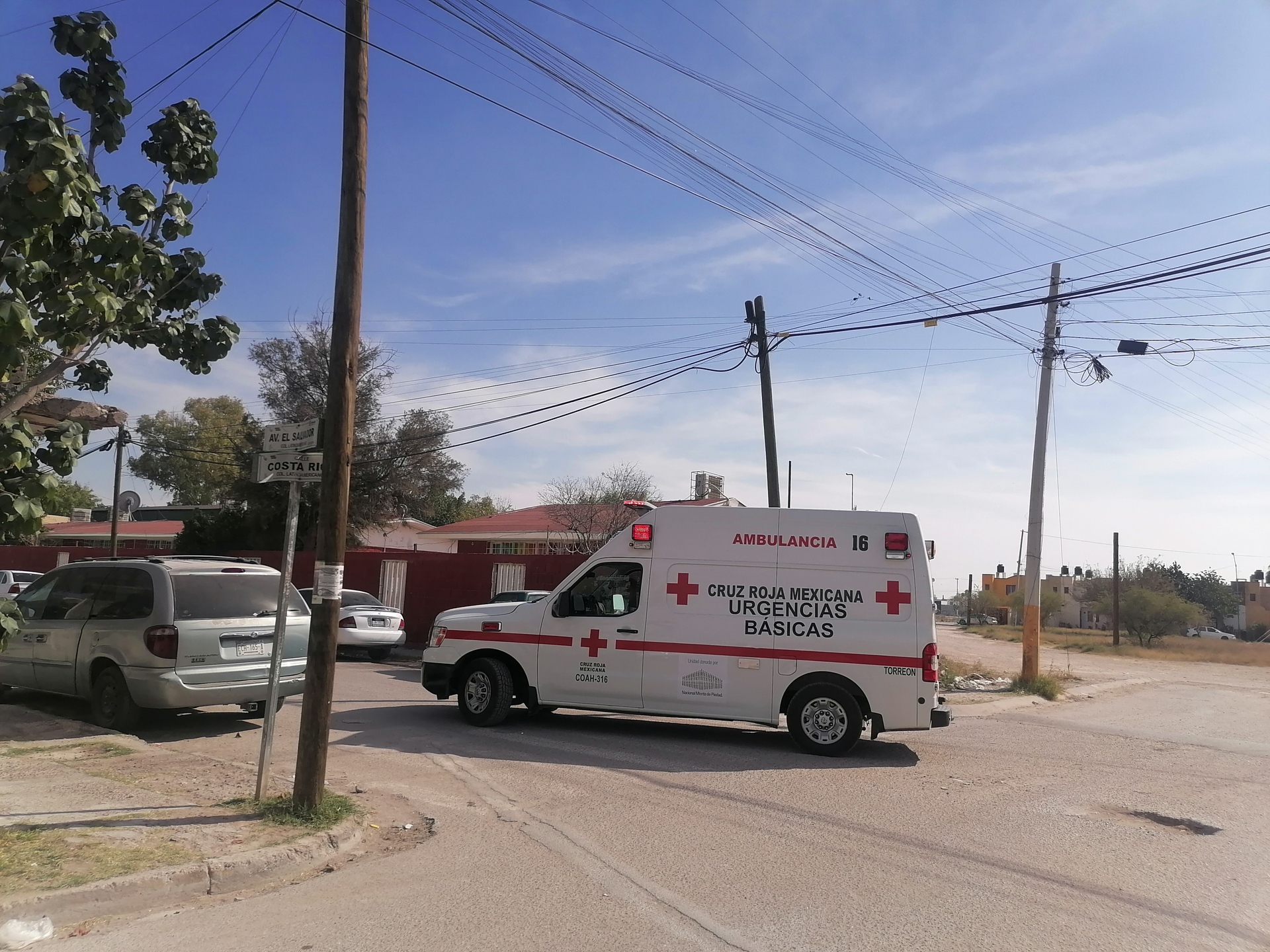 En Torreón, una riña entre menores de edad dejó una alumna hospitalizada.
