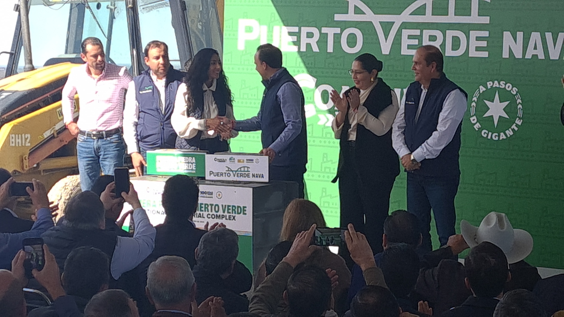 Colocan primera piedra del Complejo Industrial Binacional Puerto Verde en Nava