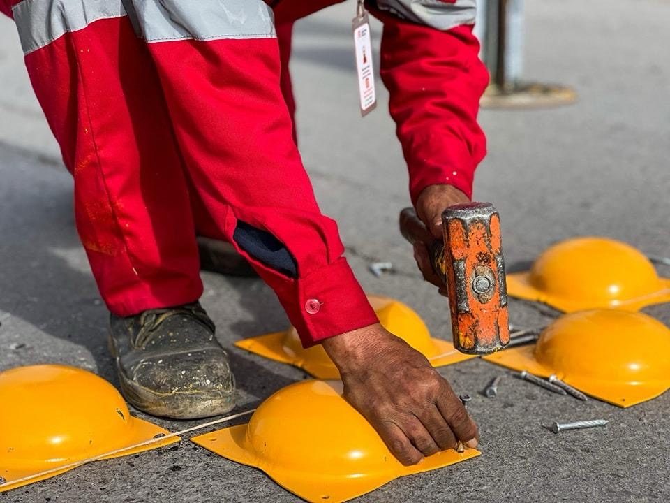 En un llamado a la responsabilidad vial, el funcionario exhortó a la población a respetar lo que marcan los señalamientos, pues son un elemento que contribuye a la seguridad de automovilistas y peatones. (EL SIGLO DE TORREÓN)