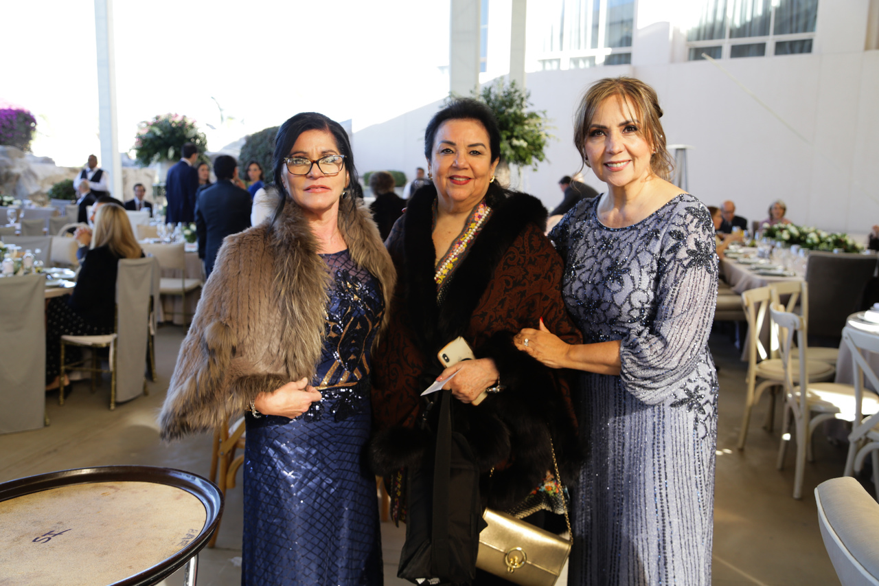 Renata López, Rebeca de Mijares y Rosy de Mijares.