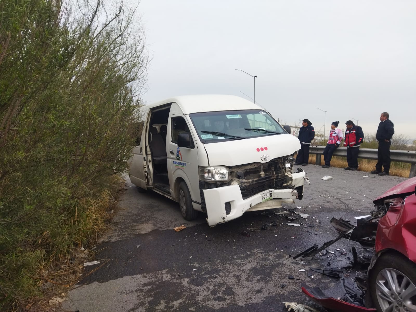 Paramédicos de Protección Civil de Ramos Arizpe trasladaron a tres personas a varios hospitales en Saltillo. (EL SIGLO DE TORREÓN)