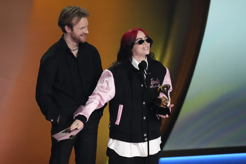 Mujeres dominan los Grammy 66