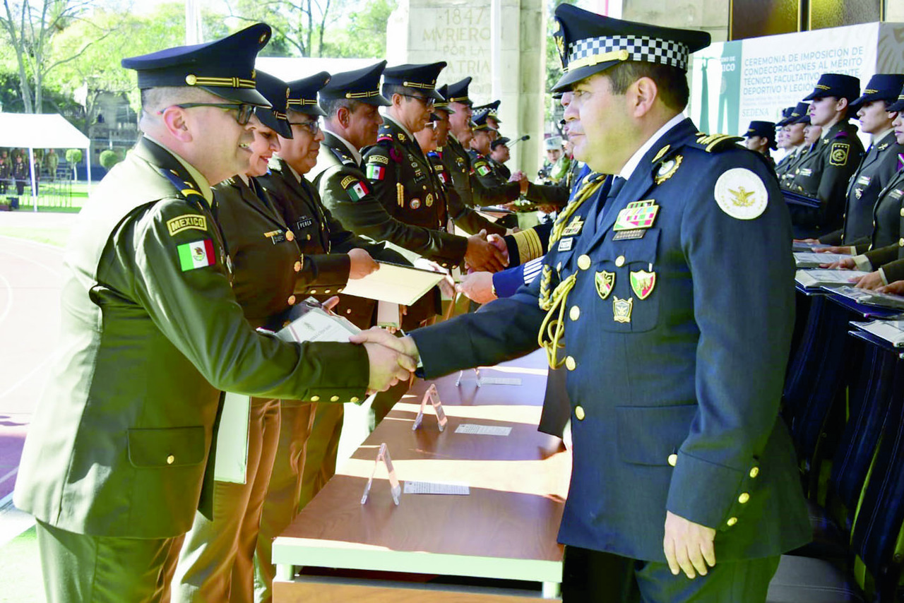 Sedena celebró la ceremonia de condecoraciones.