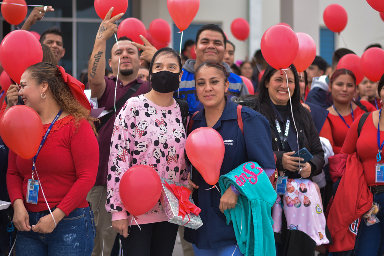 Celebran en Kyungshin Cable México el Día del Amor y la Amistad