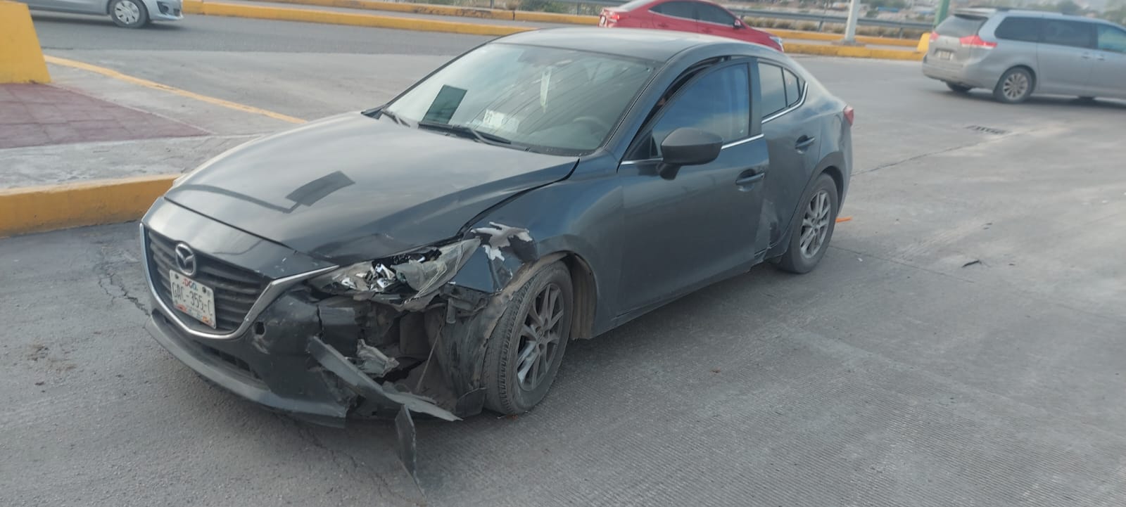 Carro accidentado tras choque en Gómez Palacio (EL SIGLO DE TORREÓN) 