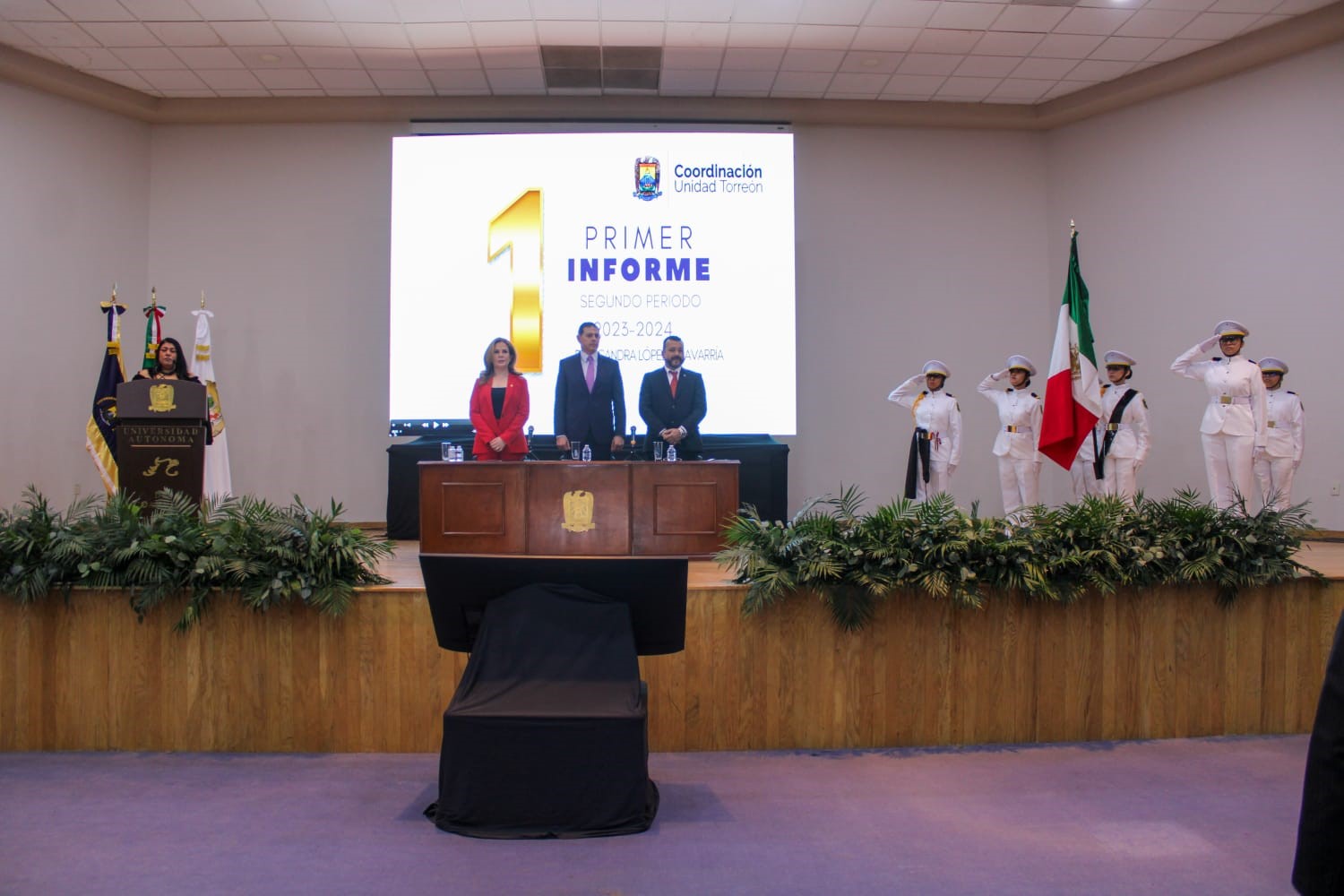 Sandra López Chavarría, coordinadora de la Universidad Autónoma de Coahuila (UA de C) Unidad Torreón presentó su primer informe de resultados. (CORTESÍA)