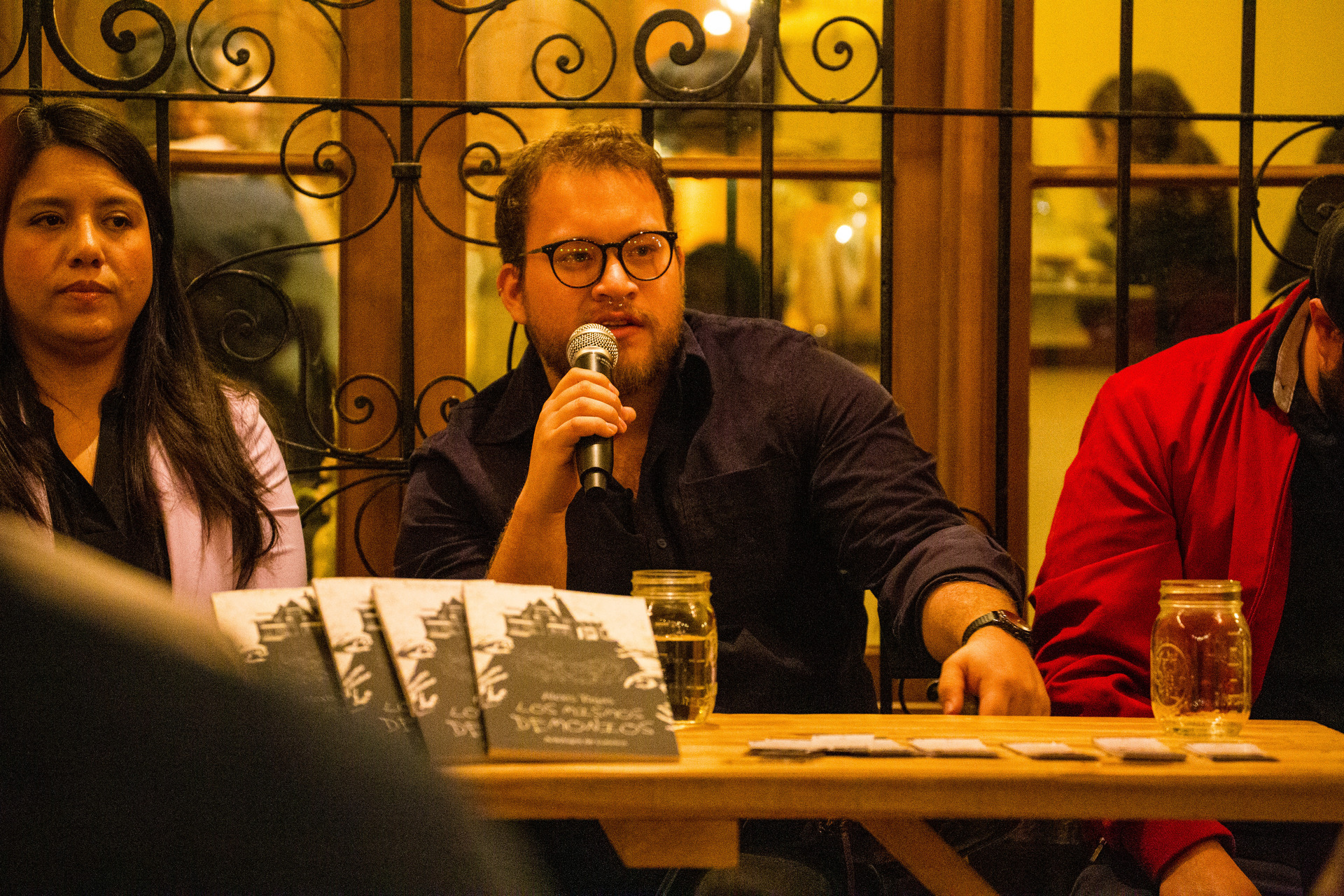 Alexis Rojas Flores presentó su libro titulado ‘Los mismos demonios’ (EL SIGLO DE TORREÓN / ENRIQUE CASTRUITA)