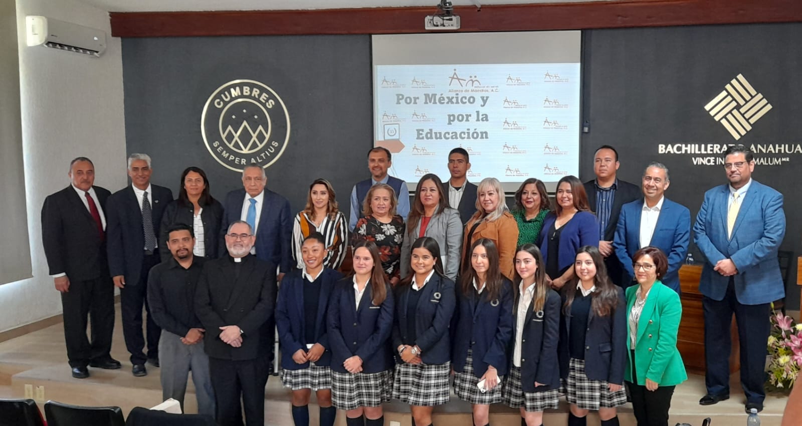 nuevos delegados de la Alianza de Maestros de Saltillo y Torreón. (PENÉLOPE CUETO)