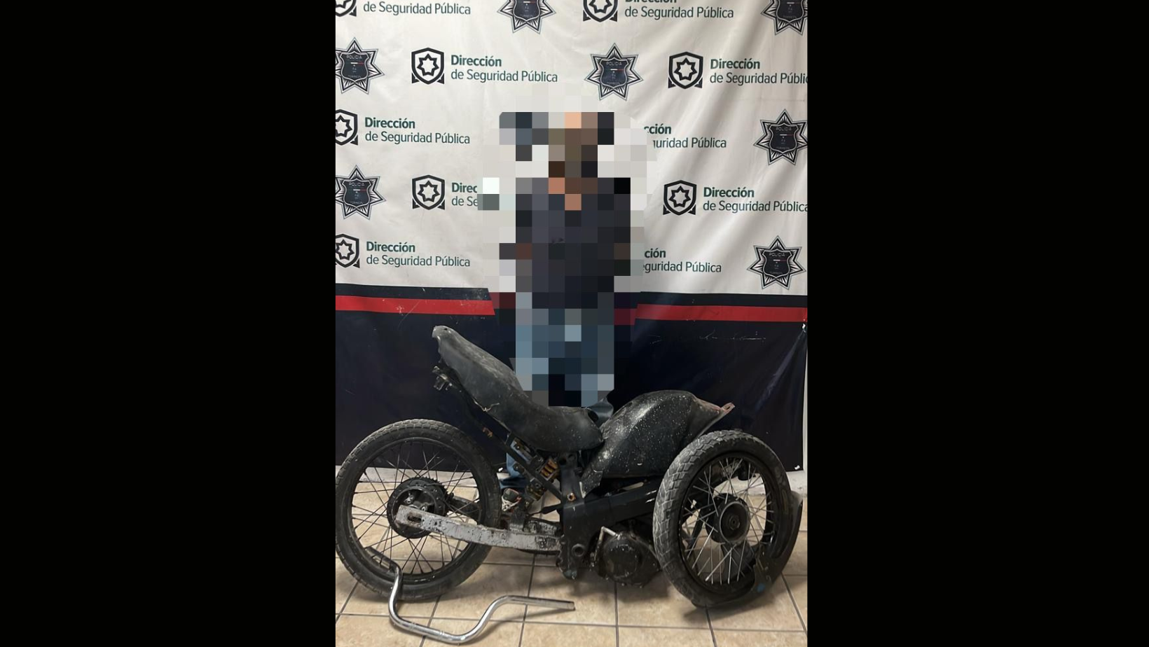 Detienen a hombre con motocicleta robada en Torreón