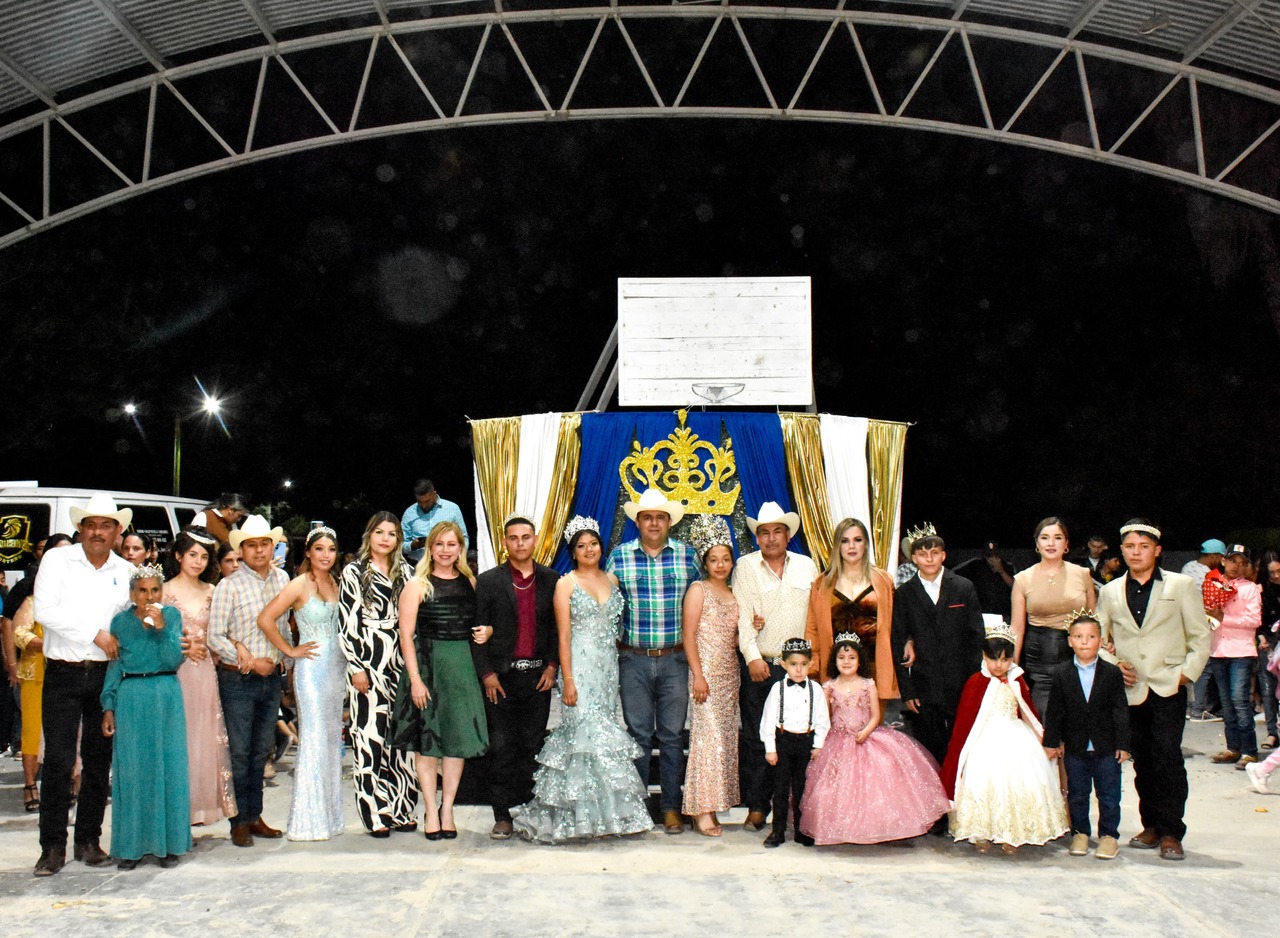 La reina Cynthia Pamela Ponce Salazar fue proclamada como la soberana del ejido 21 de Marzo.