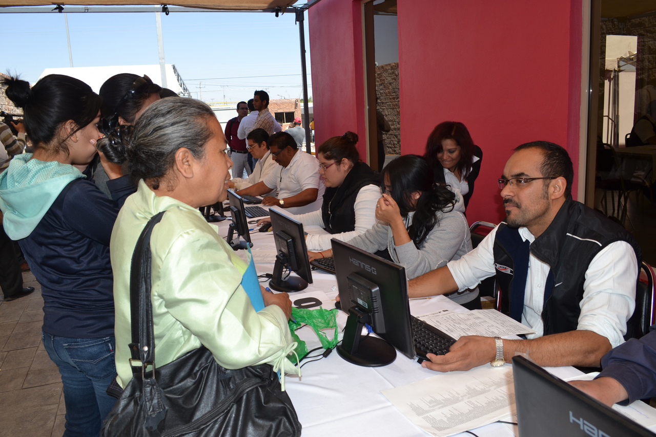 Ayer se realizó la Feria del Empleo en Gómez Palacio, se ofertaron 400 vacantes para mujeres.
