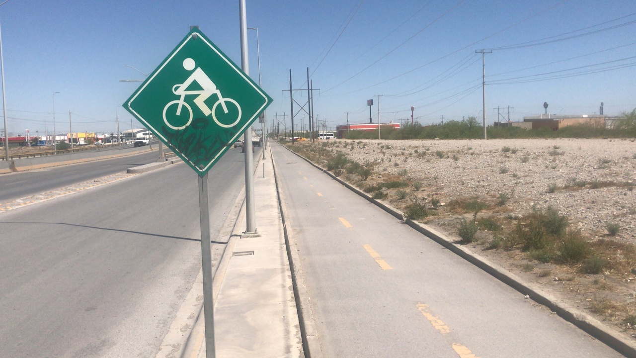 A partir de la armonización de la ley, toda la infraestructura carretera y de vialidades en los municipios, debe incluir ciclovías. El Siglo de Torreón / Fernando Compeán