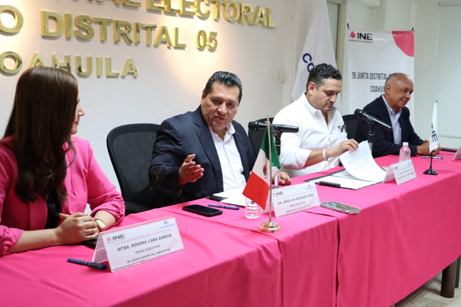 El Instituto Nacional Electoral (INE) y Coparmex Laguna firmaron un convenio de colaboración. (FABIOLA P. CANEDO)