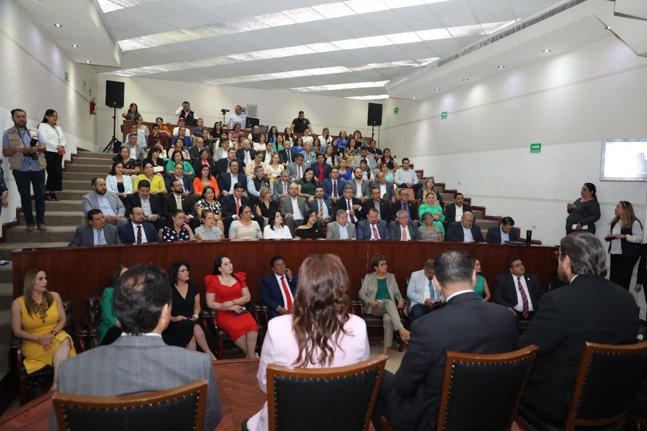 En firma de la Declaratoria de Justicia Abierta participaron como testigos representantes de Poderes estatales Ejecutivo y Legislativo.