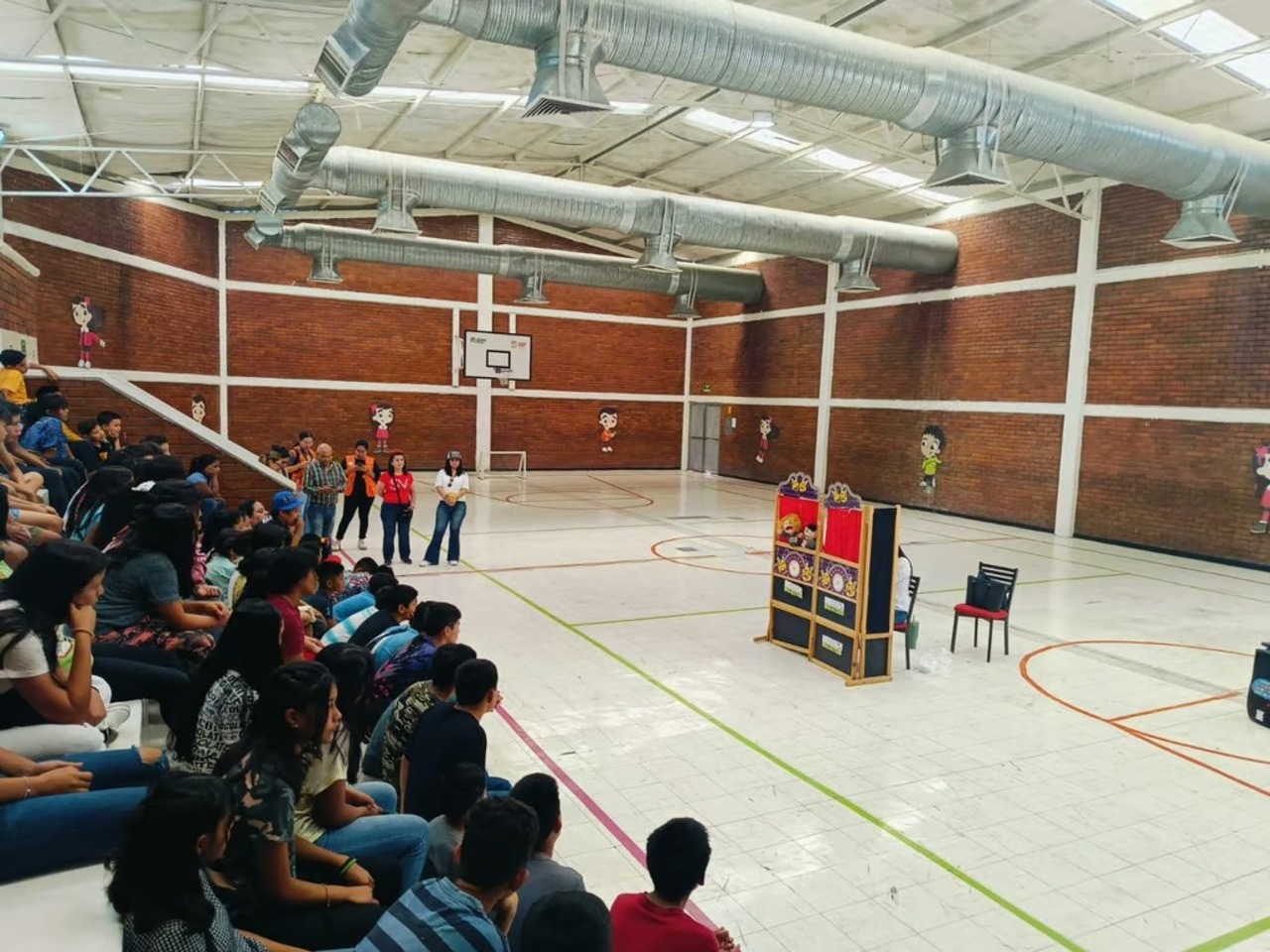 El DIF Torreón festejó a un centenar de usuarios de Casa Puente y Casa Cuna.