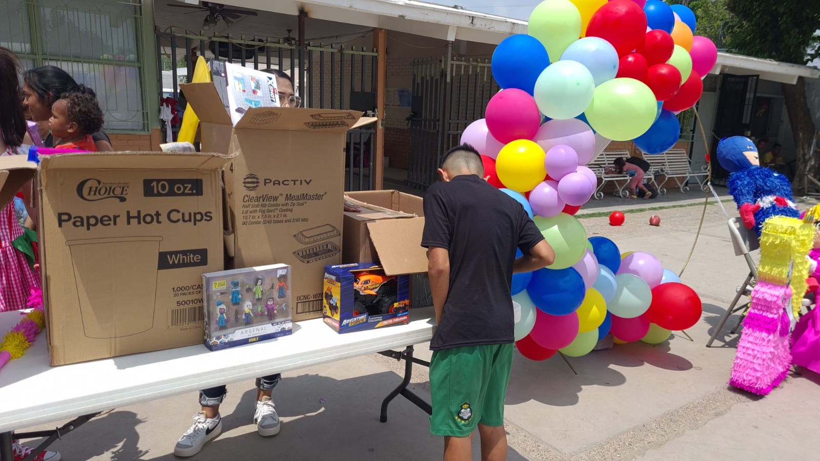 Festejan a niños y niñas en condición de migración en Frontera Digna