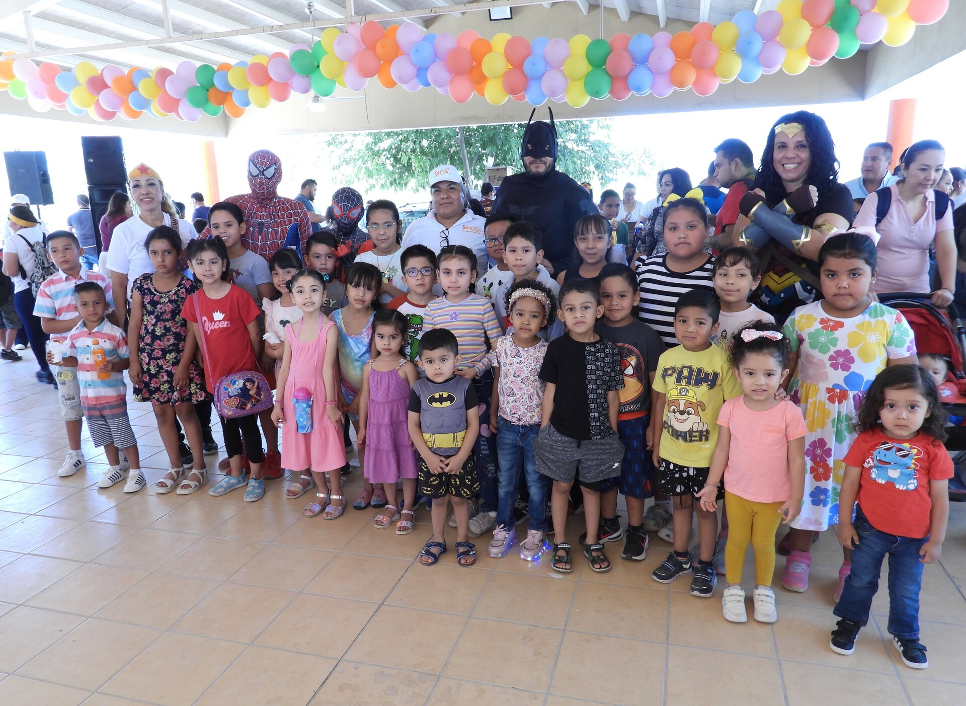 Niños y niñas disfrutaron a lo grande el festejo del Día del Niño