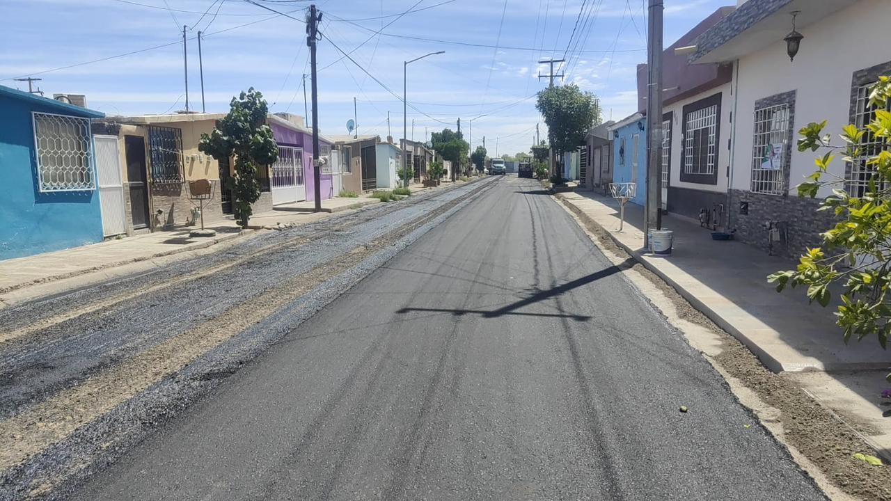 Se pavimentaron distintos tramos de calles de la colonia Valle Oriente en Torreón.