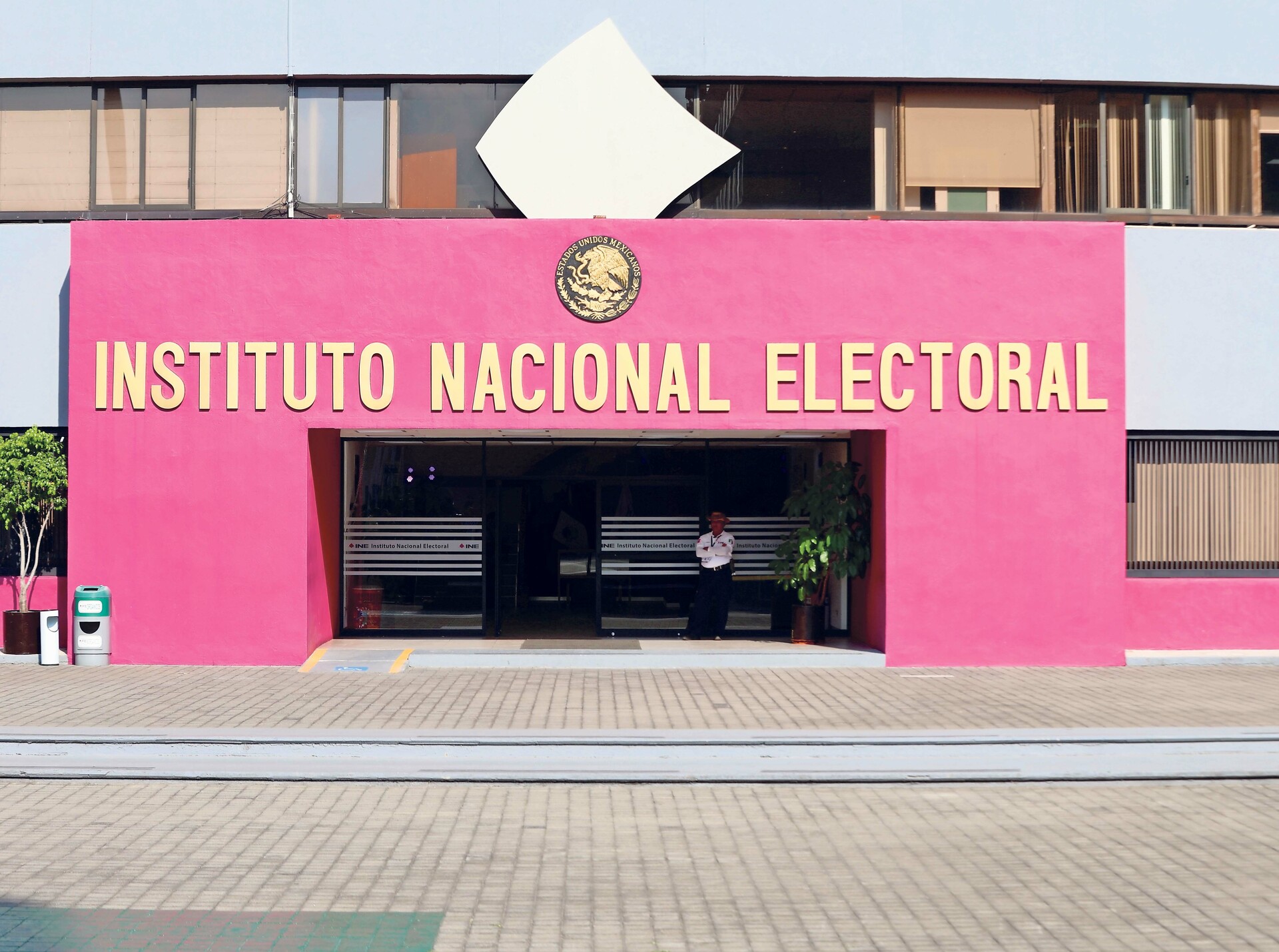 Consejero electoral del INE revela cuántas denuncias de seguridad contabiliza la institución