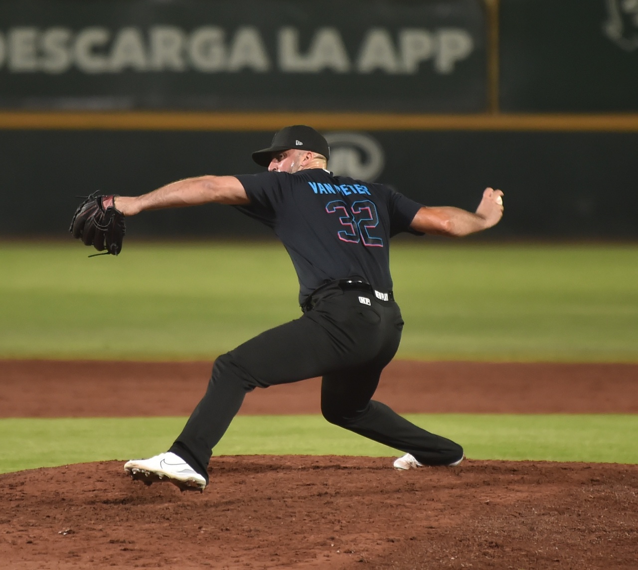 Los Algodoneros del Unión Laguna, apoyaron la gran labor en el montículo de su abridor norteamericano, Joe Van Meter al conectar un total de 15 imparables. (Fotografías: Ramón Sotomayor)