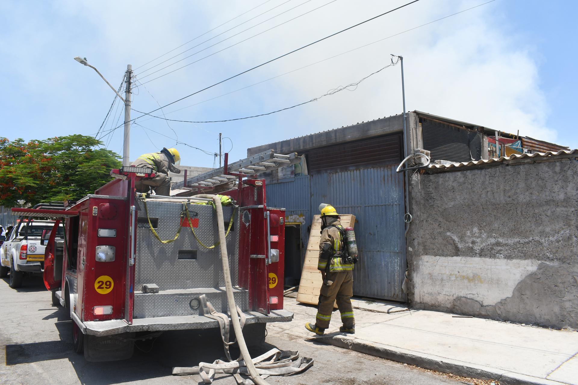 Incendio de vivienda en la colonia Moctezuma, de Torreón. (EL SIGLO DE TORREÓN)