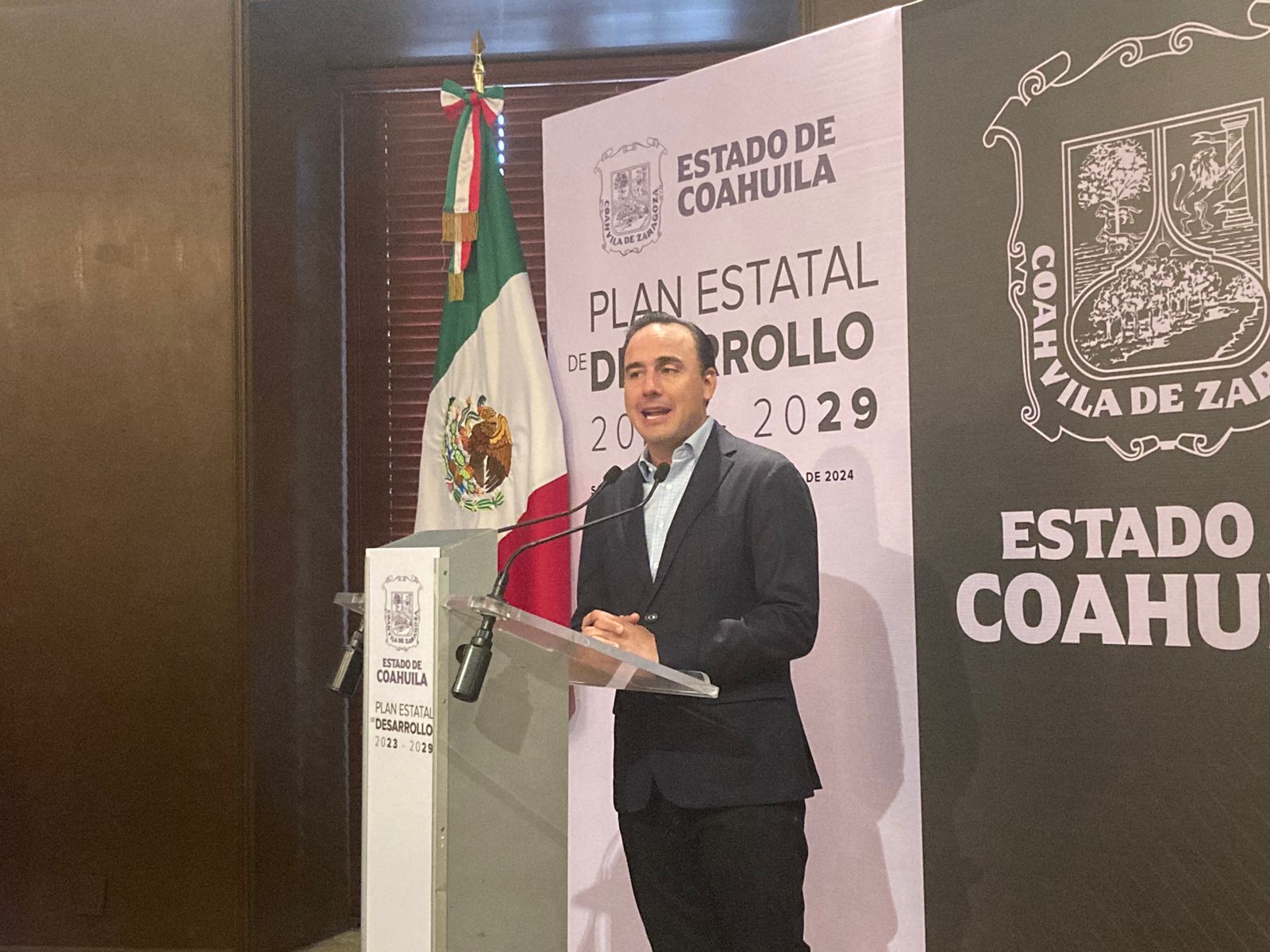 Manolo Jiménez Salinas, Gobernador del Estado de Coahuila. (RENÉ ARELLANO)