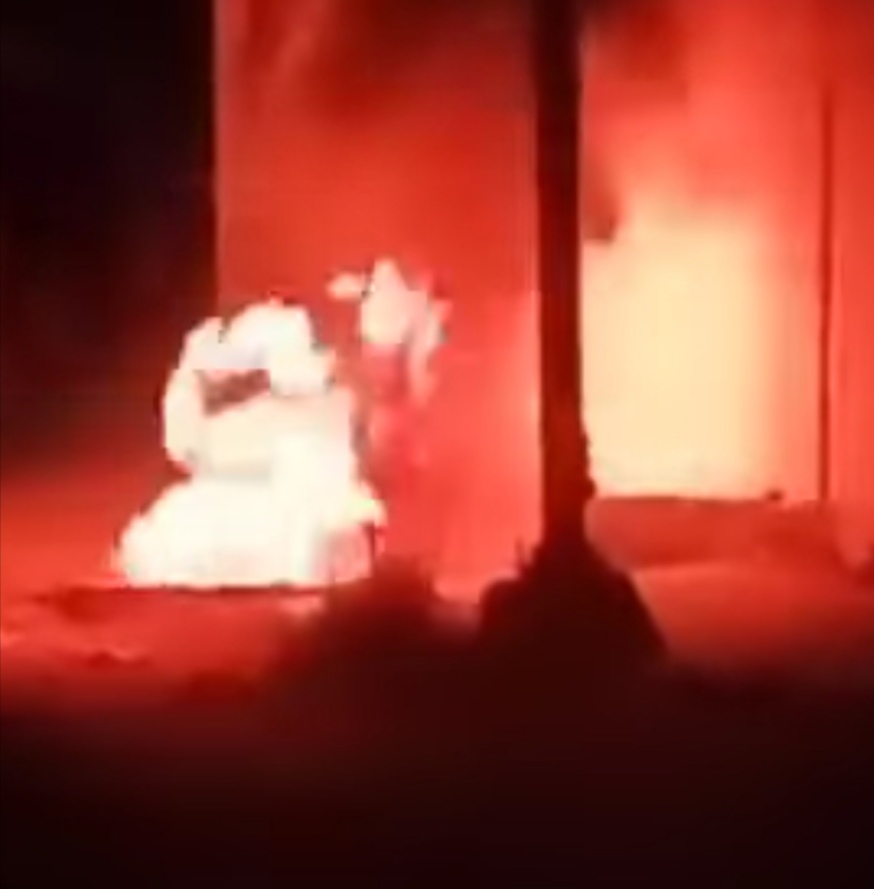 Cable de luz provoca incendio en Gómez Palacio